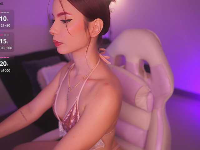 SusannaMoore's BongaCams show and profile