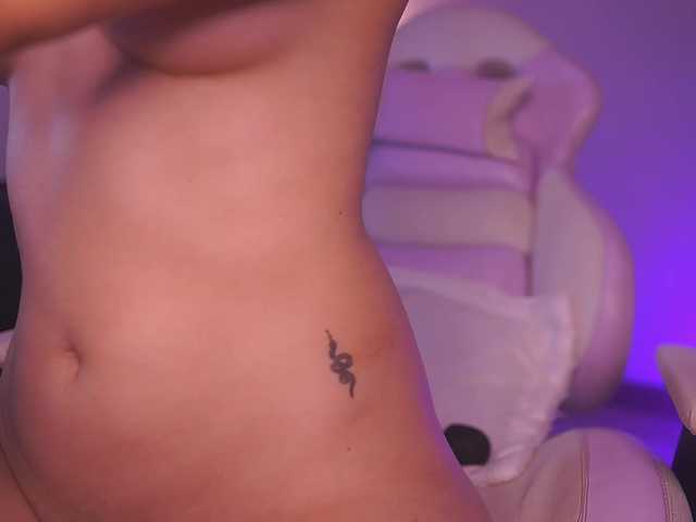 SusannaMoore's BongaCams show and profile