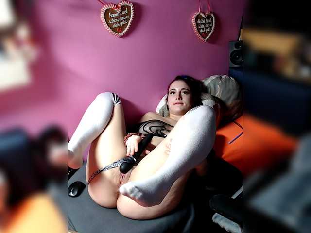 Sexymelli18 Live Cam on BongaCams