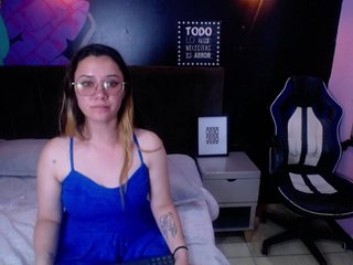 Alaiia---- Porn Show