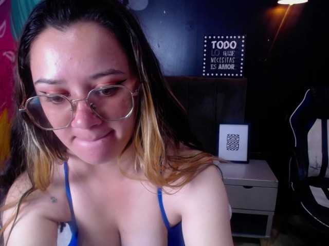 Alaiia----'s BongaCams show and profile