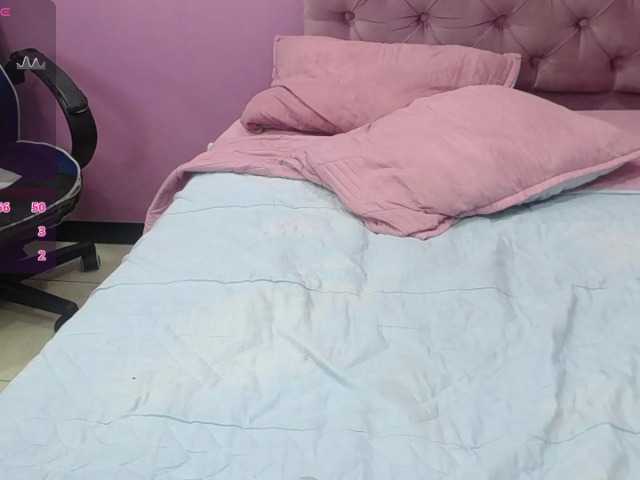 Alaiia----'s BongaCams show and profile