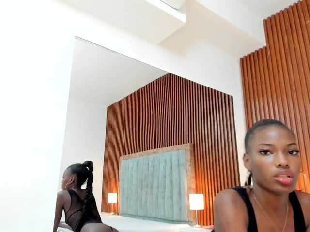 Naomi-Lynn's BongaCams show and profile