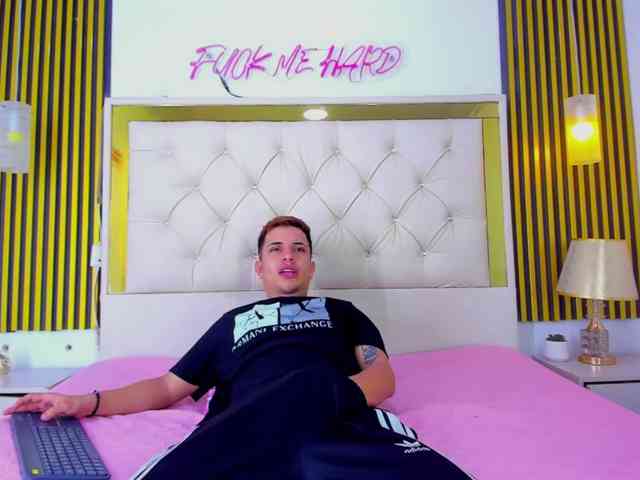 Kevin-Erotic Kevin-Erotic