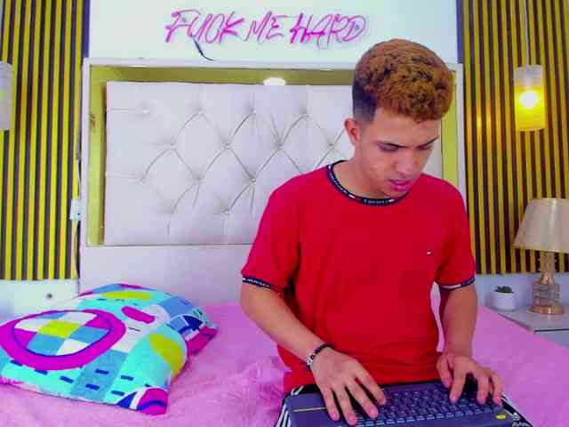 Kevin-Erotic Kevin-Erotic