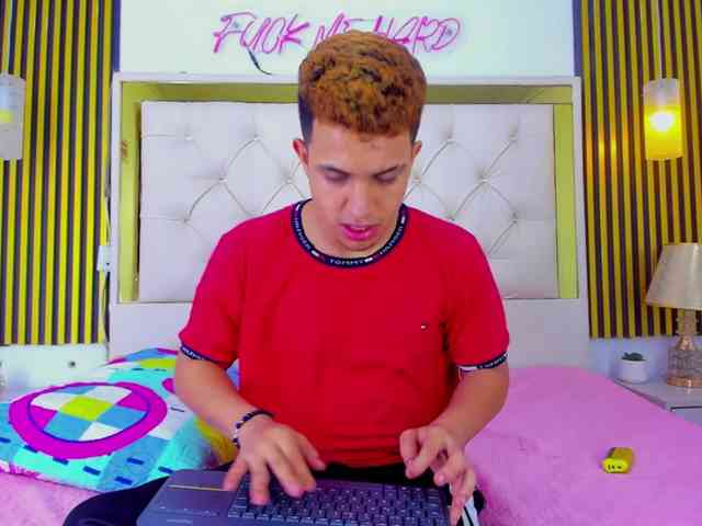 Kevin-Erotic Kevin-Erotic