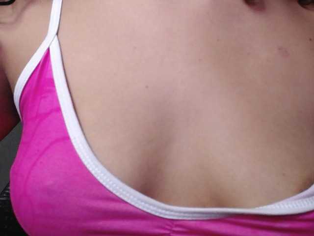 LuluPeach069's BongaCams show and profile