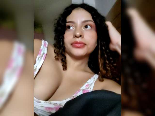 LuluPeach069's BongaCams show and profile