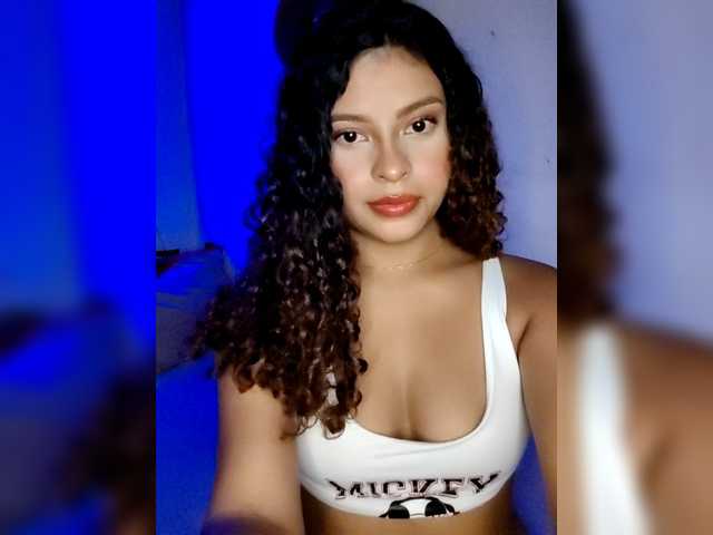 LuluPeach069 – webcam model profile photo