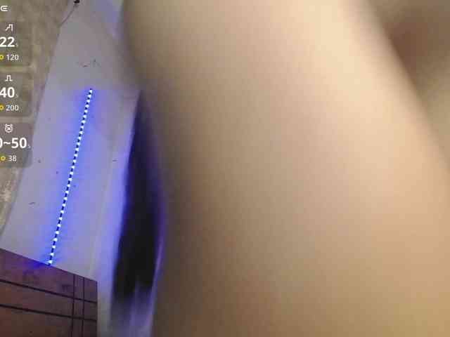 LuluPeach069 webcam
