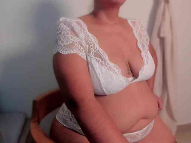 salome-oz Live Webcam on BongaCams