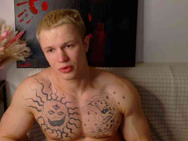 James-Noah Live Webcam on BongaCams