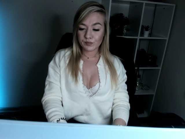 SweetLaura20 from BongaCams