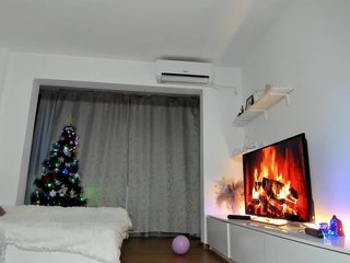 MiraDelynn Porn Show