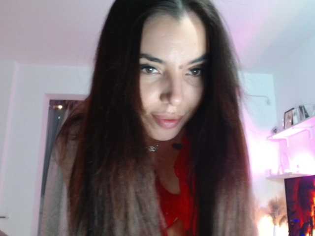 MiraDelynn from BongaCams