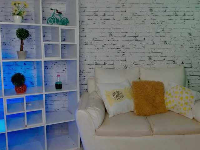 ZAHIRA-1's BongaCams show and profile