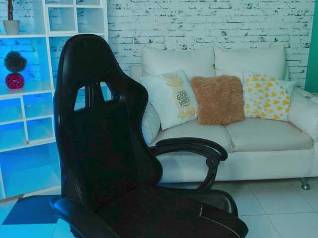 ZAHIRA-1's BongaCams show and profile