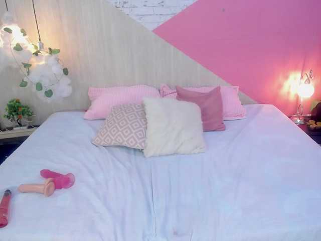 ZAHIRA-1's BongaCams show and profile