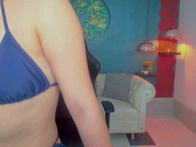 ZAHIRA-1 Live Webcam on BongaCams