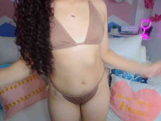 ZAHIRA-1 Live Webcam on BongaCams