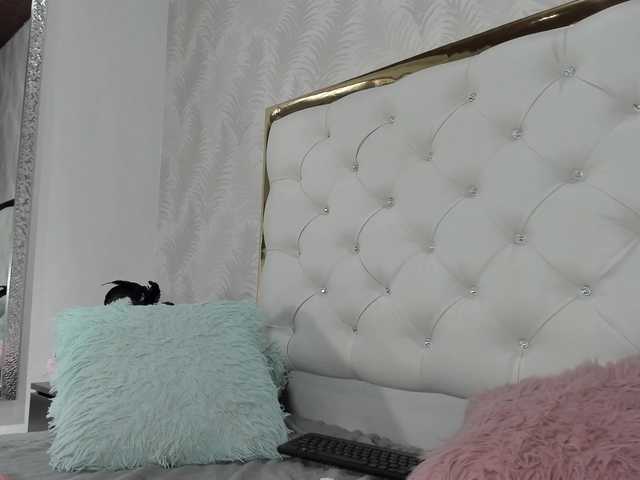  noa-camila chat room