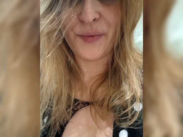 HellInsideUs – webcam model profile photo