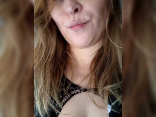 HellInsideUs – webcam model profile photo