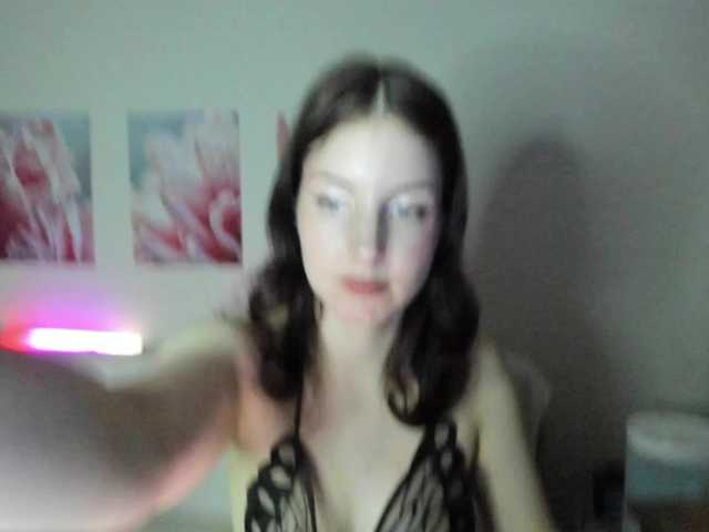 Victoria1 live cam profile