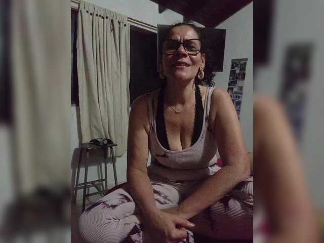 Taniamilf69's BongaCams show and profile