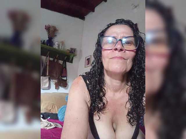 Taniamilf69's BongaCams show and profile
