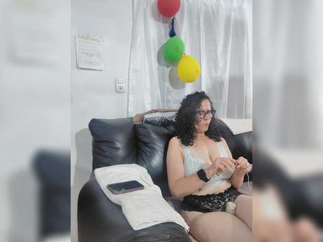 Taniamilf69's BongaCams show and profile