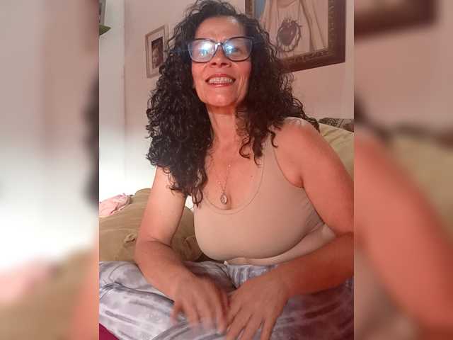 Taniamilf69's BongaCams show and profile