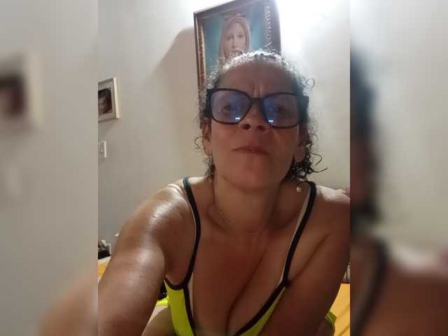 Taniamilf69's BongaCams show and profile
