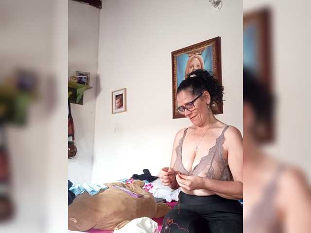 Taniamilf69's BongaCams show and profile