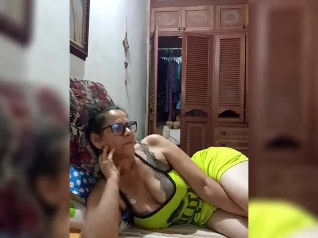 Taniamilf69's BongaCams show and profile