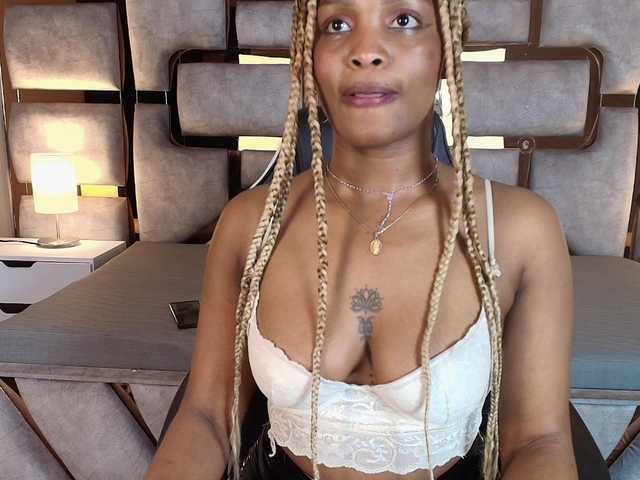 Aurora-Brow from BongaCams