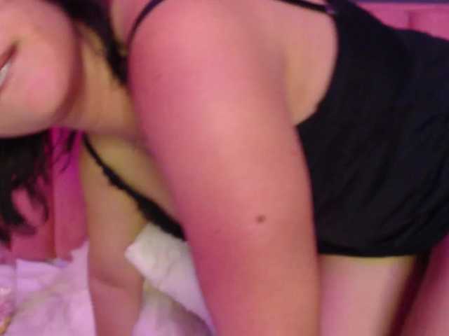 SkyeBela's BongaCams show and profile