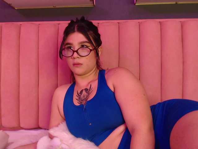 SkyeBela's BongaCams show and profile