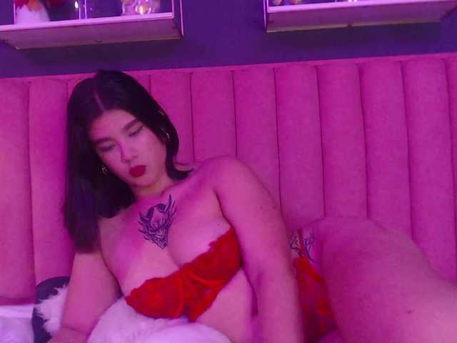 SkyeBela's BongaCams show and profile