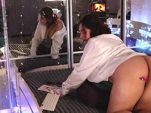 Mary-Mee's BongaCams show and profile