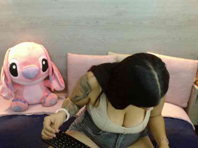 IamCarollVbna webcam