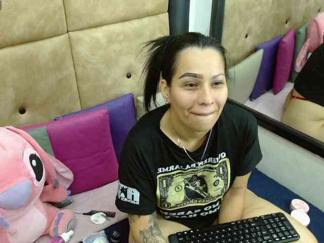 IamCarollVbna webcam