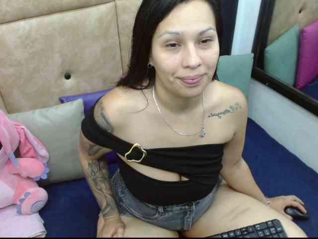 IamCarollVbna webcam