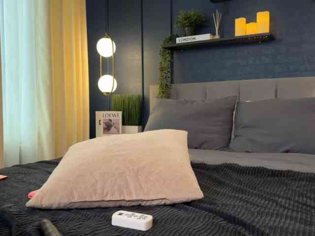 AdriaNochi Live Webcam on BongaCams