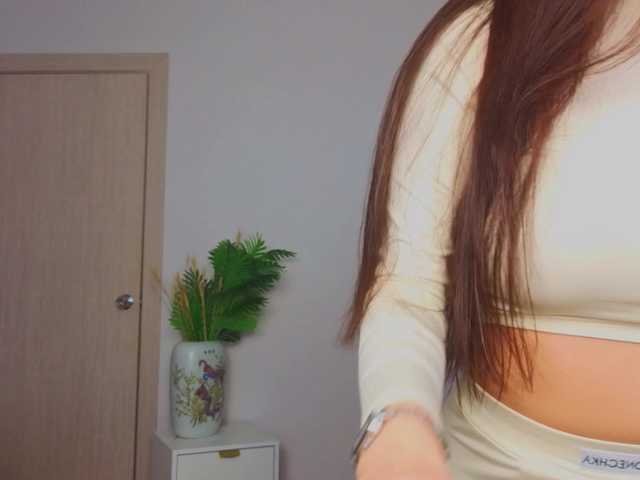  EmiliaDrol chat room