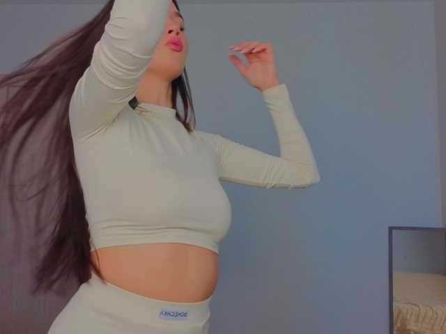  EmiliaDrol chat room