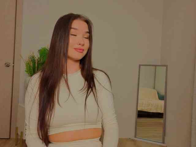 EmiliaDrol Live Webcam on {site_name}