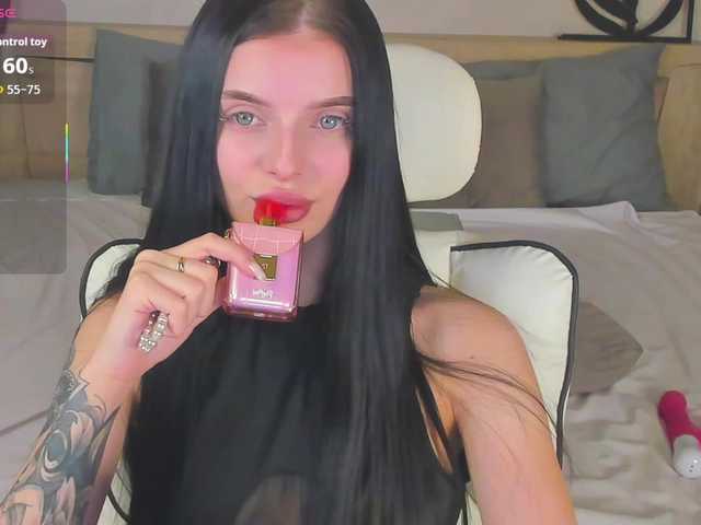 Eva-Mayers's BongaCams show and profile