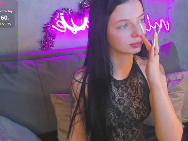 Eva-Mayers's BongaCams show and profile