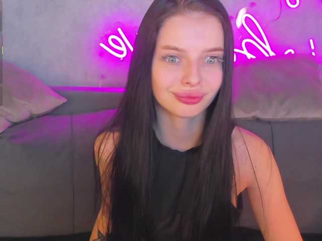  Eva-Mayers chat room